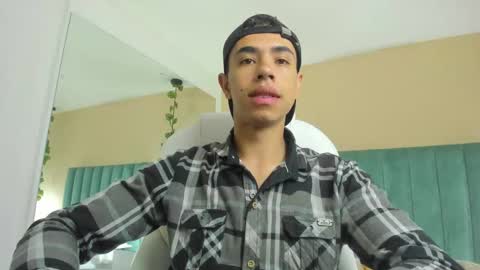 Snapshot of muscle_scott chatting on September 12, 11:54 am muscle scott online show from September 12, 11:54 am