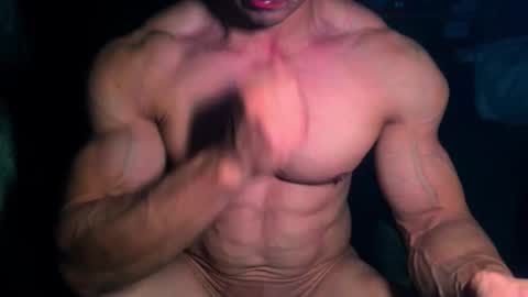 Snapshot of musclebredon chatting on November 7, 8:42 pm BRENDON online show from November 7, 8:42 pm