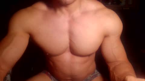 Snapshot of musclebredon chatting on December 2, 8:04 pm BRENDON online show from December 2, 8:04 pm