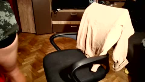 Snapshot of musclebredon chatting on December 16, 7:19 pm BRENDON online show from December 16, 7:19 pm