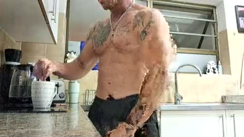 Snapshot of muscledaddy69s chatting on July 8, 2:38 am muscledaddy69s online show from July 8, 2:38 am