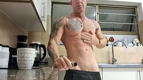 Snapshot of muscledaddy69s chatting on July 31, 12:43 am muscledaddy69s online show from July 31, 12:43 am