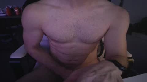 Snapshot of muscleedgernips chatting on November 21, 8:35 am muscleedgernips online show from November 21, 8:35 am