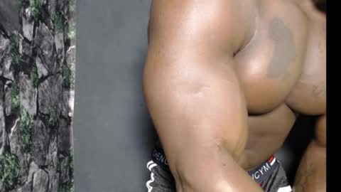 musclegod23 online show from January 24, 12:20 am