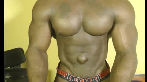 musclegod23 online show from February 26, 11:59 pm