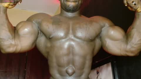 musclegod23 online show from April 6, 9:10 am