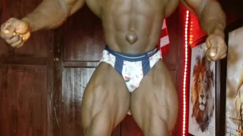 musclegod23 online show from May 26, 8:49 pm