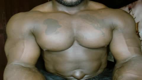 musclegod23 online show from June 3, 9:56 am
