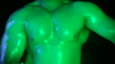 Snapshot of muscles_hulk chatting on April 15, 9:59 pm Hulk Muscles - NEW ACCOUNT online show from April 15, 9:59 pm