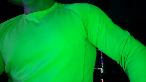 Snapshot of muscles_hulk chatting on July 7, 11:20 pm Hulk Muscles - NEW ACCOUNT online show from July 7, 11:20 pm