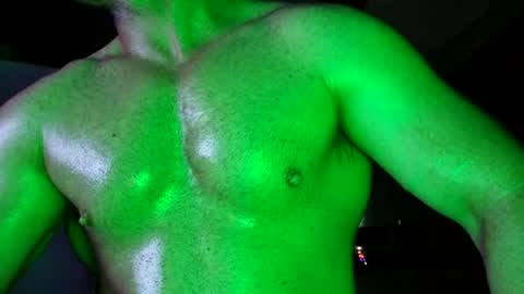 Snapshot of muscles_hulk chatting on July 29, 11:25 pm Hulk Muscles - NEW ACCOUNT online show from July 29, 11:25 pm