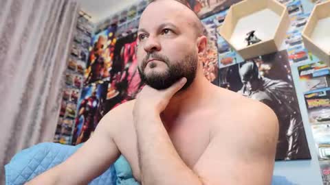 Snapshot of muscular_bear chatting on February 19, 8:21 am Chris online show from February 19, 8:21 am