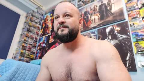 Snapshot of muscular_bear chatting on March 6, 5:37 am Chris online show from March 6, 5:37 am