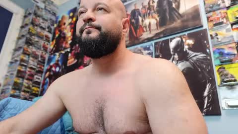 Snapshot of muscular_bear chatting on March 20, 5:12 am Chris online show from March 20, 5:12 am