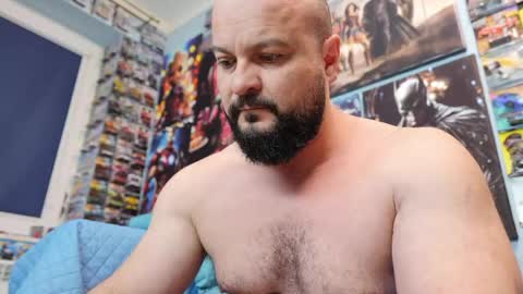 Snapshot of muscular_bear chatting on March 24, 5:18 pm Chris online show from March 24, 5:18 pm