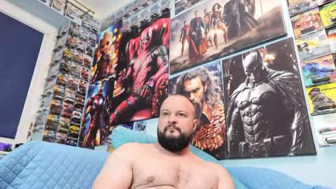 Snapshot of muscular_bear chatting on April 9, 6:41 am Chris online show from April 9, 6:41 am
