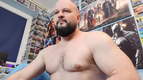 Snapshot of muscular_bear chatting on April 11, 7:45 am Chris online show from April 11, 7:45 am