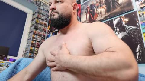 Snapshot of muscular_bear chatting on April 18, 4:11 pm Chris online show from April 18, 4:11 pm