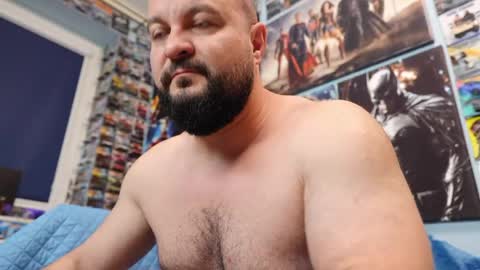 Snapshot of muscular_bear chatting on April 23, 4:14 am Chris online show from April 23, 4:14 am