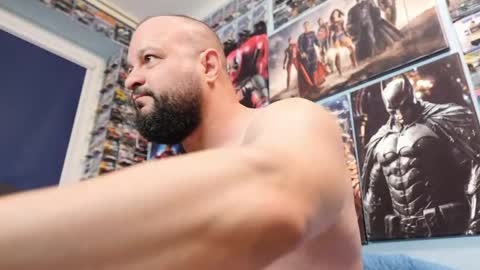 Snapshot of muscular_bear chatting on May 5, 3:03 am Chris online show from May 5, 3:03 am