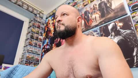 Snapshot of muscular_bear chatting on June 8, 5:52 am Chris online show from June 8, 5:52 am