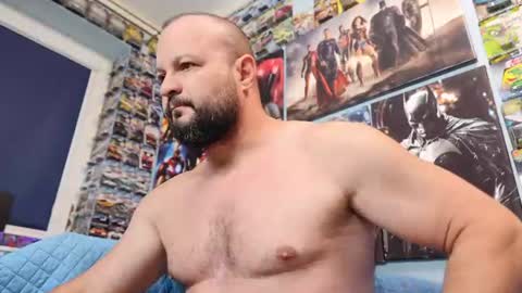 Snapshot of muscular_bear chatting on July 7, 5:10 am Chris online show from July 7, 5:10 am