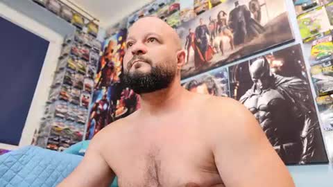 Snapshot of muscular_bear chatting on July 9, 6:39 am Chris online show from July 9, 6:39 am