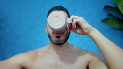 Snapshot of muscularmaster chatting on February 16, 10:06 pm muscularmaster onlyfans online show from February 16, 10:06 pm