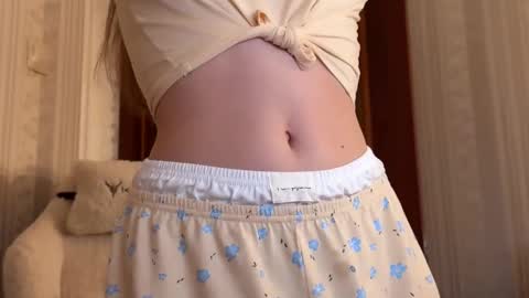 Snapshot of muse_d chatting on December 17, 6:14 pm muse_d online show from December 17, 6:14 pm