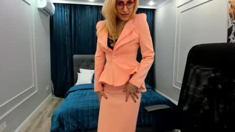 Snapshot of museofstage chatting on January 13, 5:02 pm Diana online show from January 13, 5:02 pm