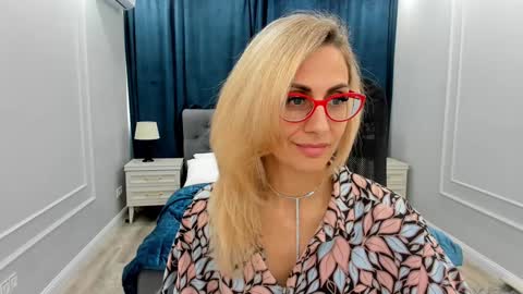 Snapshot of museofstage chatting on January 23, 11:48 am Diana online show from January 23, 11:48 am