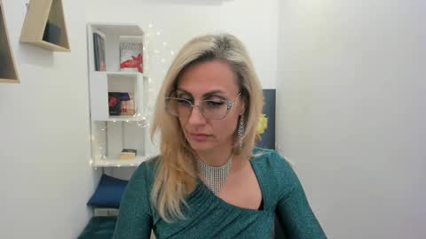 Snapshot of museofstage chatting on March 5, 11:38 am Diana online show from March 5, 11:38 am