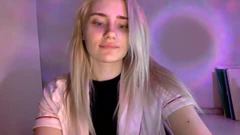 Snapshot of musescorner chatting on April 12, 4:12 pm musescorner online show from April 12, 4:12 pm