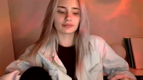 Snapshot of musescorner chatting on April 18, 6:12 pm musescorner online show from April 18, 6:12 pm