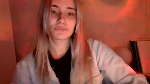 Snapshot of musescorner chatting on April 18, 8:20 pm musescorner online show from April 18, 8:20 pm