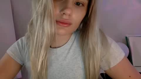 Snapshot of musescorner chatting on June 7, 3:27 pm musescorner online show from June 7, 3:27 pm