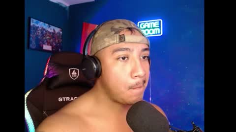 Snapshot of mushrooncat chatting on October 13, 3:23 pm mushrooncat online show from October 13, 3:23 pm