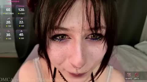 Snapshot of mutedmood_ chatting on June 6, 12:43 pm mutedmood_ online show from June 6, 12:43 pm