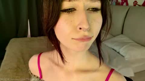 Snapshot of mutedmood_ chatting on June 18, 1:04 pm mutedmood_ online show from June 18, 1:04 pm