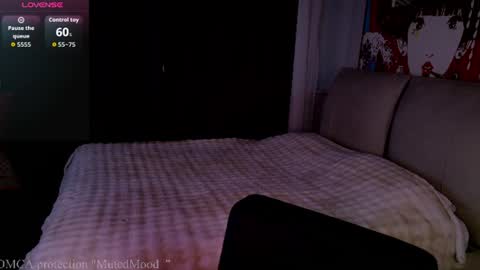 Snapshot of mutedmood_ chatting on June 27, 1:28 pm mutedmood_ online show from June 27, 1:28 pm