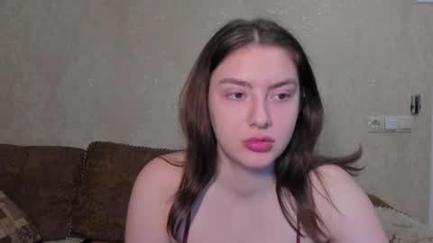 Snapshot of muuur_fam1 chatting on December 1, 8:36 pm HEY online show from December 1, 8:36 pm