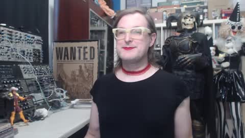 Snapshot of muziknerd chatting on January 31, 10:31 pm Muziknerd online show from January 31, 10:31 pm