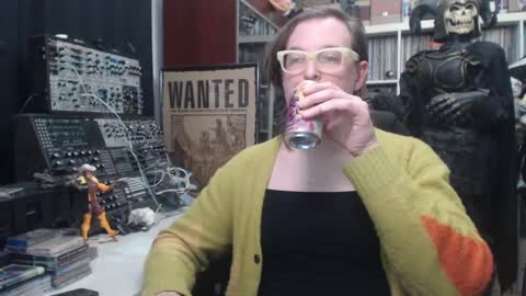 Snapshot of muziknerd chatting on February 7, 8:11 am Muziknerd online show from February 7, 8:11 am