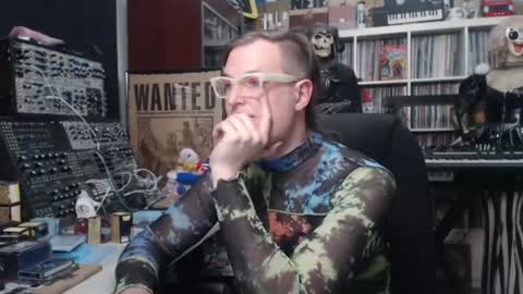 Muziknerd online show from June 21, 7:55 am