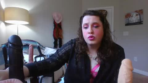 Snapshot of mxsissycharlotte chatting on December 19, 4:13 pm Mx Charlotte online show from December 19, 4:13 pm