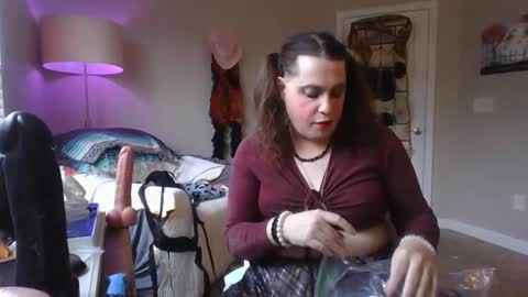 Snapshot of mxsissycharlotte chatting on December 20, 5:08 pm Mx Charlotte online show from December 20, 5:08 pm