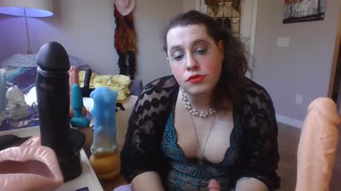 Snapshot of mxsissycharlotte chatting on January 13, 7:21 pm Mx Charlotte online show from January 13, 7:21 pm