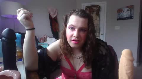 Snapshot of mxsissycharlotte chatting on February 21, 3:10 pm Mx Charlotte online show from February 21, 3:10 pm