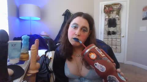 Snapshot of mxsissycharlotte chatting on March 12, 8:10 pm Mx Charlotte online show from March 12, 8:10 pm