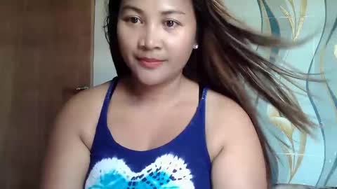 mia online show from April 8, 5:51 am